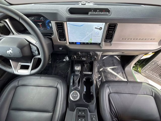 2025 Eruption Green Metallic Ford Bronco Outer Banks 4X4 Convertible