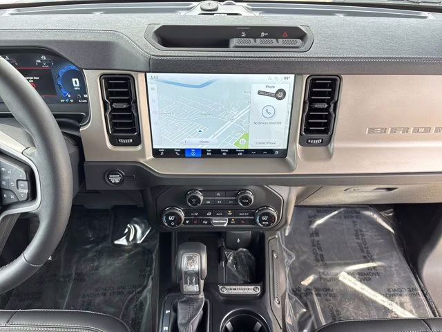 2025 Eruption Green Metallic Ford Bronco Outer Banks 4X4 Convertible