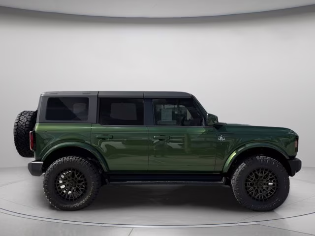 2025 Eruption Green Metallic Ford Bronco Outer Banks 4X4 Convertible
