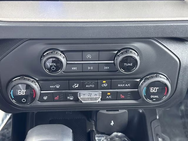 2025 Eruption Green Metallic Ford Bronco Outer Banks 4X4 Convertible