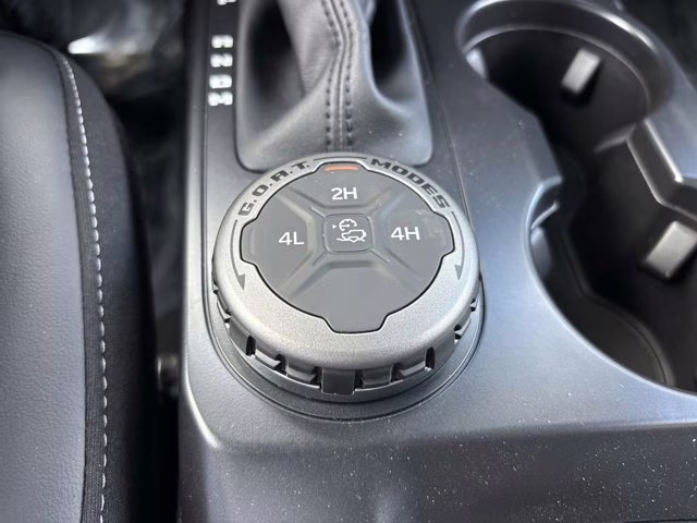 2025 Eruption Green Metallic Ford Bronco Outer Banks 4X4 Convertible