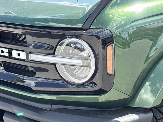 2025 Eruption Green Metallic Ford Bronco Outer Banks 4X4 Convertible