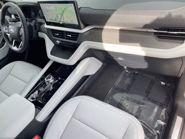 2026 Rapid Red Metallic Tinted Clearcoat Ford Explorer Platinum 4X4 SUV