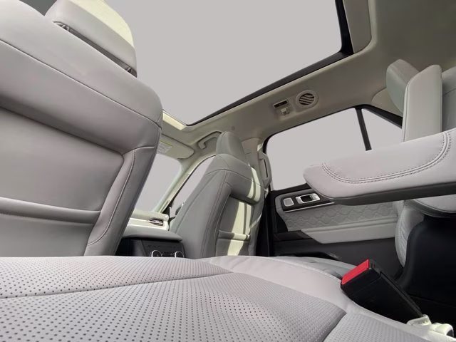 2026 Rapid Red Metallic Tinted Clearcoat Ford Explorer Platinum 4X4 SUV
