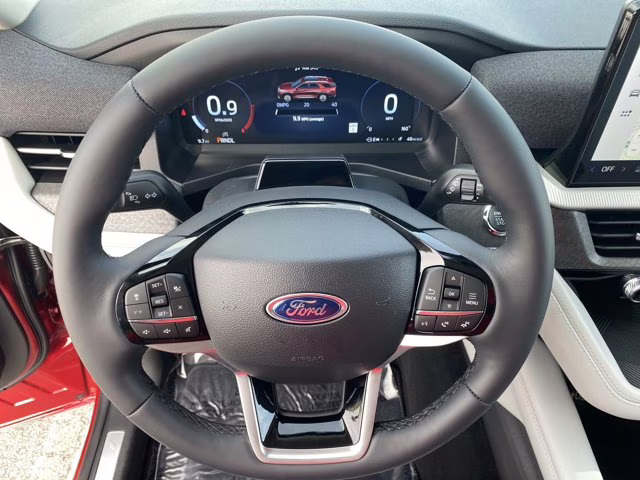 2026 Rapid Red Metallic Tinted Clearcoat Ford Explorer Platinum 4X4 SUV