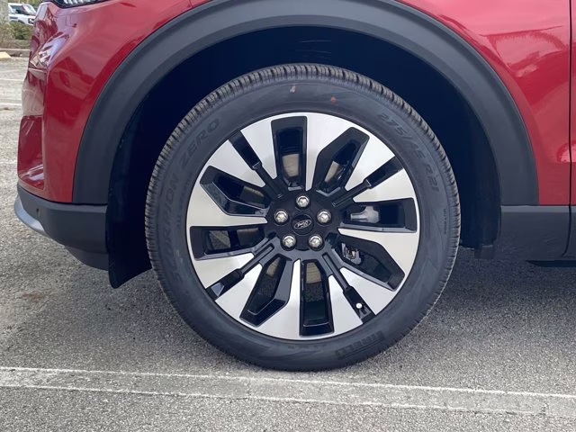 2026 Rapid Red Metallic Tinted Clearcoat Ford Explorer Platinum 4X4 SUV