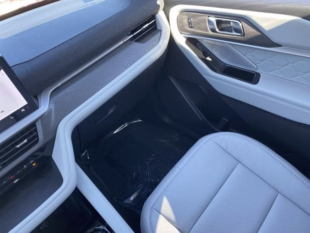 2026 Rapid Red Metallic Tinted Clearcoat Ford Explorer Platinum 4X4 SUV