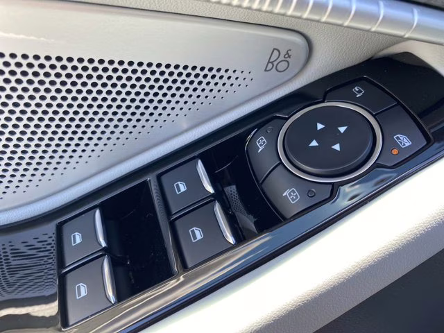 2026 Rapid Red Metallic Tinted Clearcoat Ford Explorer Platinum 4X4 SUV