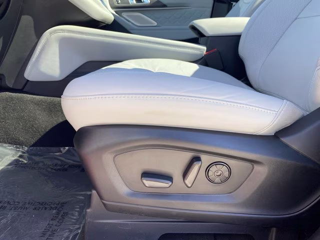 2026 Rapid Red Metallic Tinted Clearcoat Ford Explorer Platinum 4X4 SUV