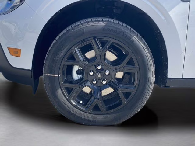 2026 Oxford White Ford Maverick LARIAT AWD Truck