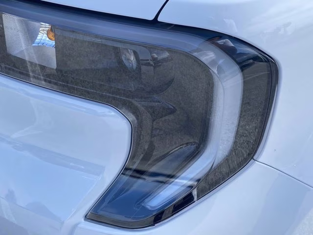 2026 Oxford White Ford Maverick LARIAT AWD Truck