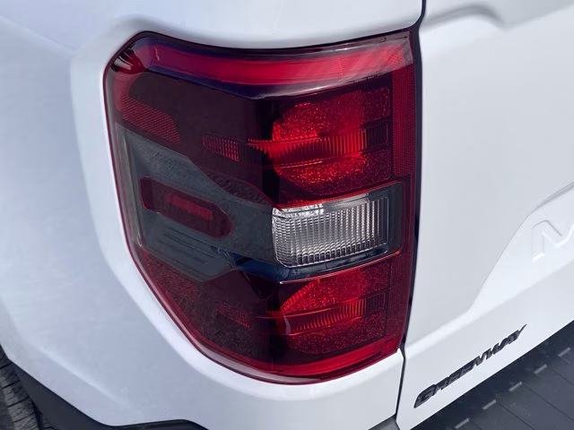 2026 Oxford White Ford Maverick LARIAT AWD Truck