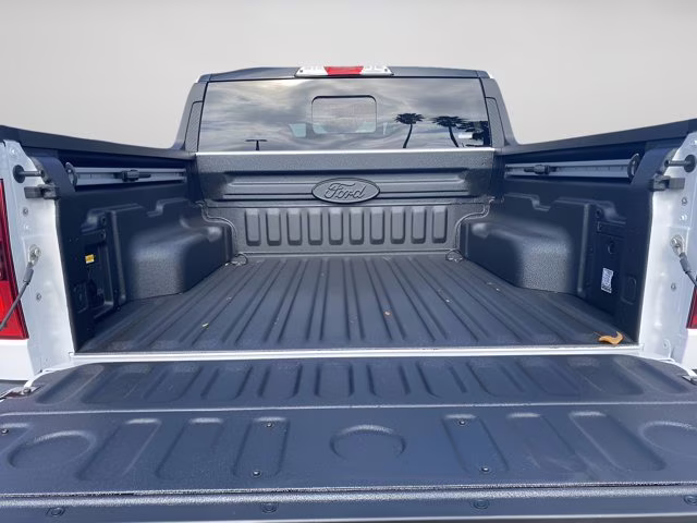 2026 Oxford White Ford Maverick LARIAT AWD Truck