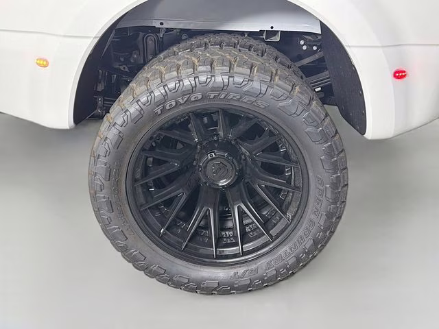 2026 Star White Metallic Tri-Coat Ford Super Duty F-350 DRW Platinum Bozard Built 4X4 Truck