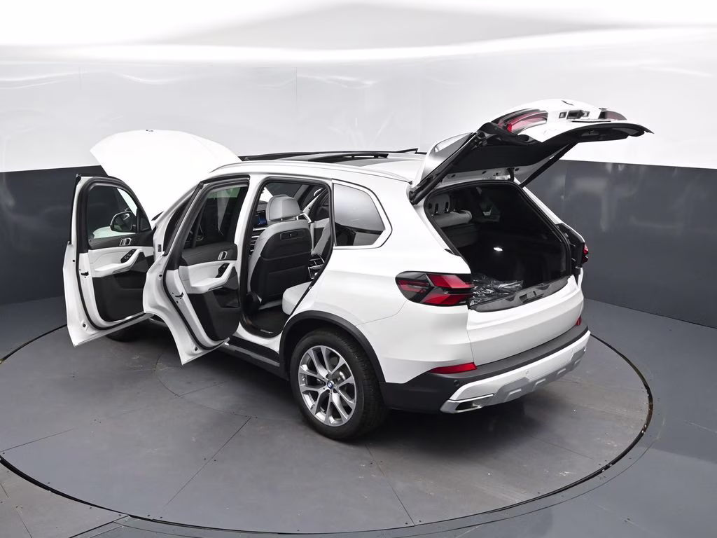 2026 Mineral White Metallic BMW X5 xDrive40i AWD SUV