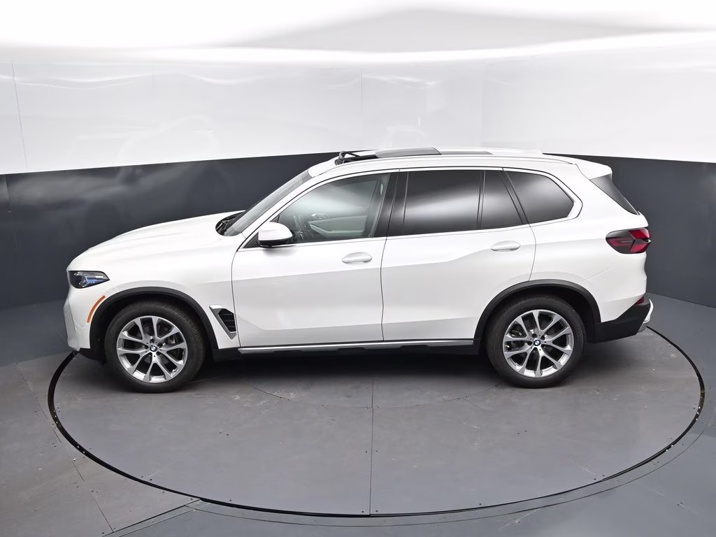 2026 Mineral White Metallic BMW X5 xDrive40i AWD SUV