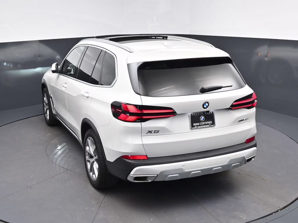 2026 Mineral White Metallic BMW X5 xDrive40i AWD SUV