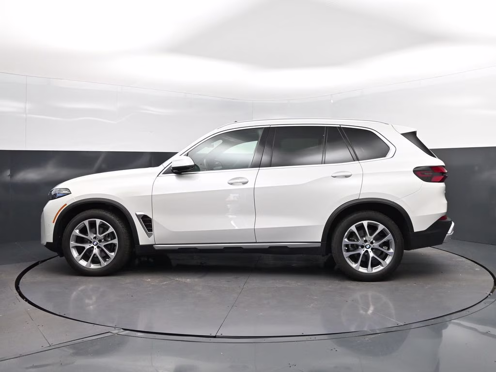2026 Mineral White Metallic BMW X5 xDrive40i AWD SUV