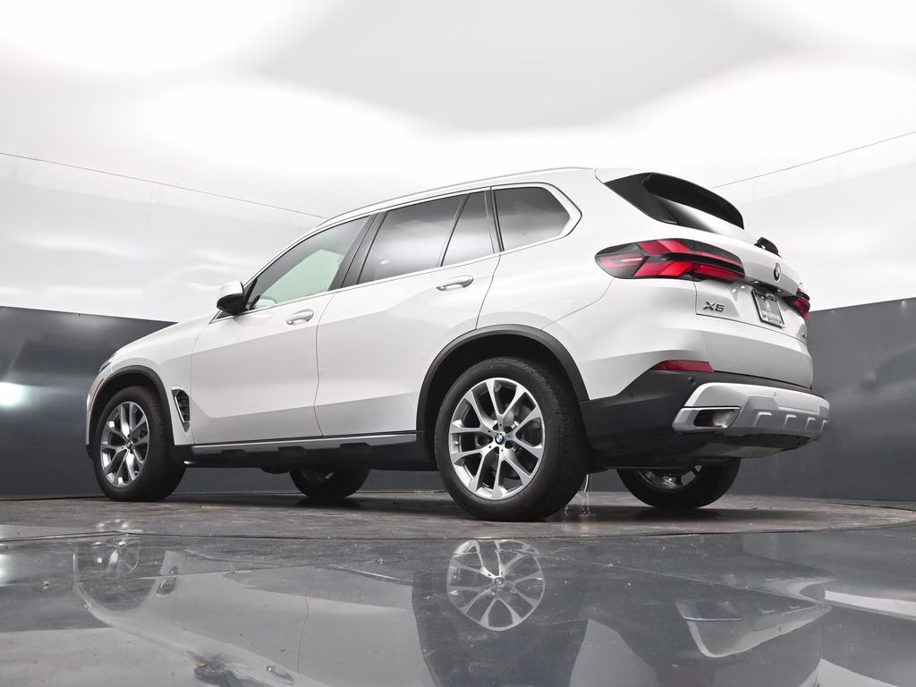 2026 Mineral White Metallic BMW X5 xDrive40i AWD SUV