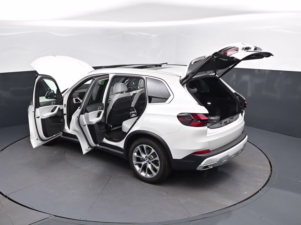 2026 Mineral White Metallic BMW X5 xDrive40i AWD SUV