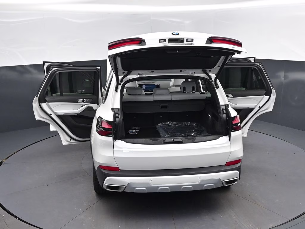 2026 Mineral White Metallic BMW X5 xDrive40i AWD SUV