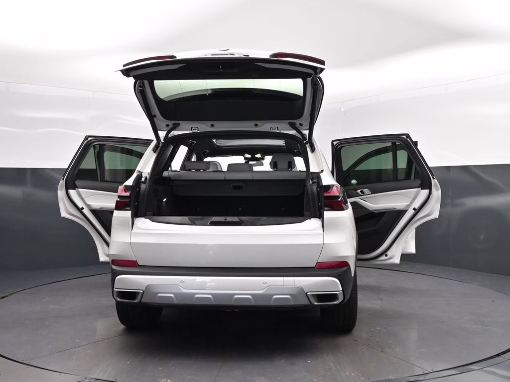 2026 Mineral White Metallic BMW X5 xDrive40i AWD SUV
