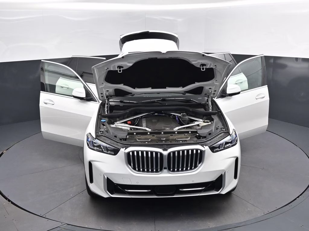 2026 Mineral White Metallic BMW X5 xDrive40i AWD SUV