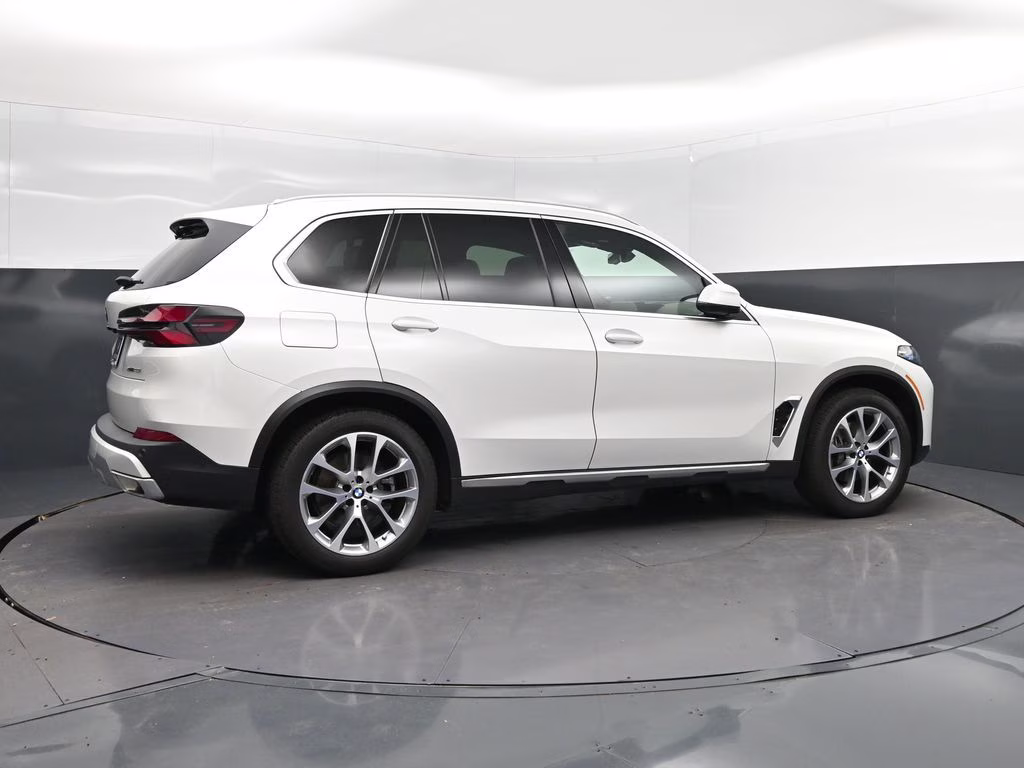 2026 Mineral White Metallic BMW X5 xDrive40i AWD SUV