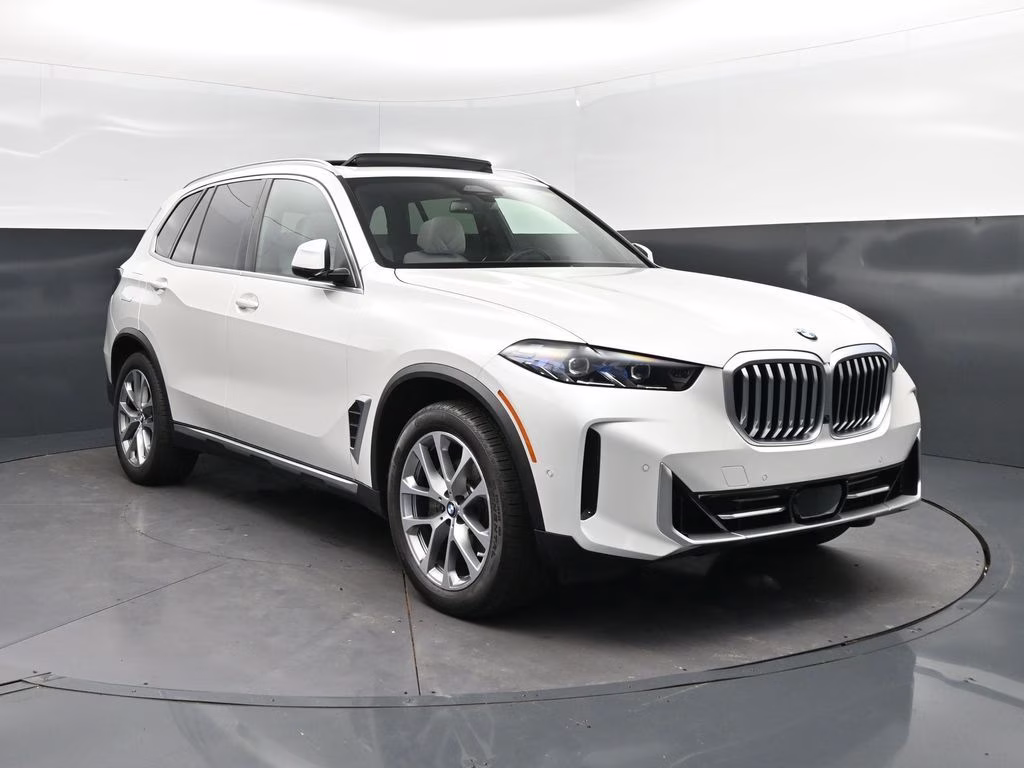 2026 Mineral White Metallic BMW X5 xDrive40i AWD SUV