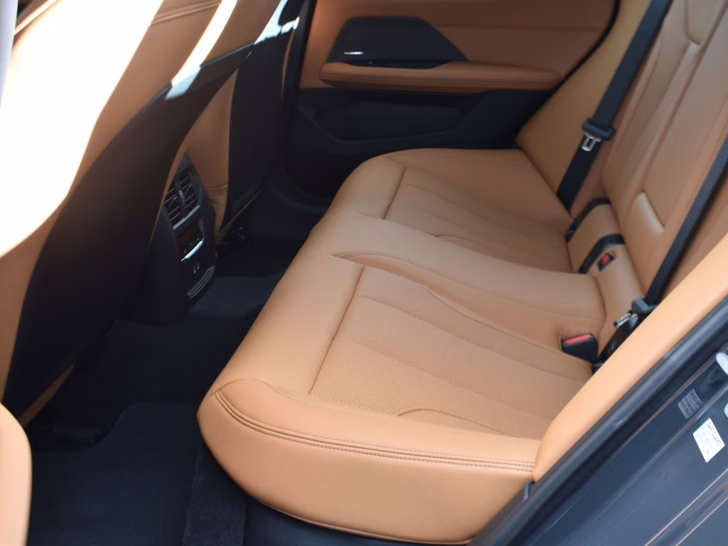 2025 BMW i4 40 - Photo 13