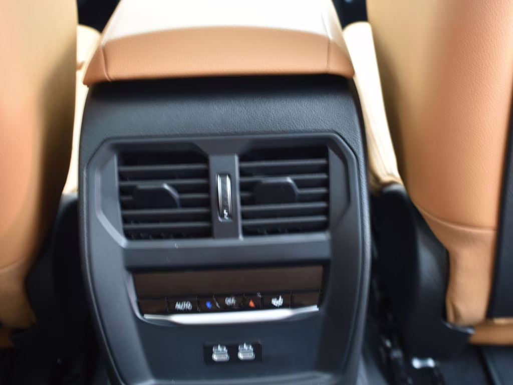 2025 BMW i4 40 - Photo 17