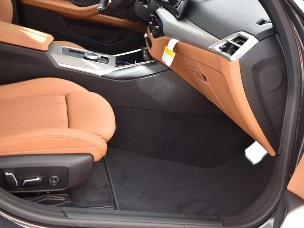 2025 BMW i4 40 - Photo 19