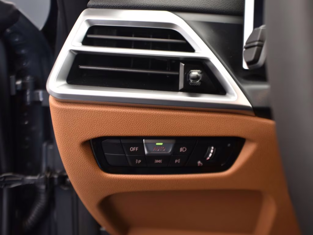 2025 BMW i4 40 - Photo 27