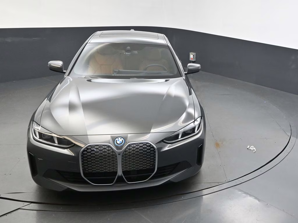 2025 BMW i4 40 - Photo 37