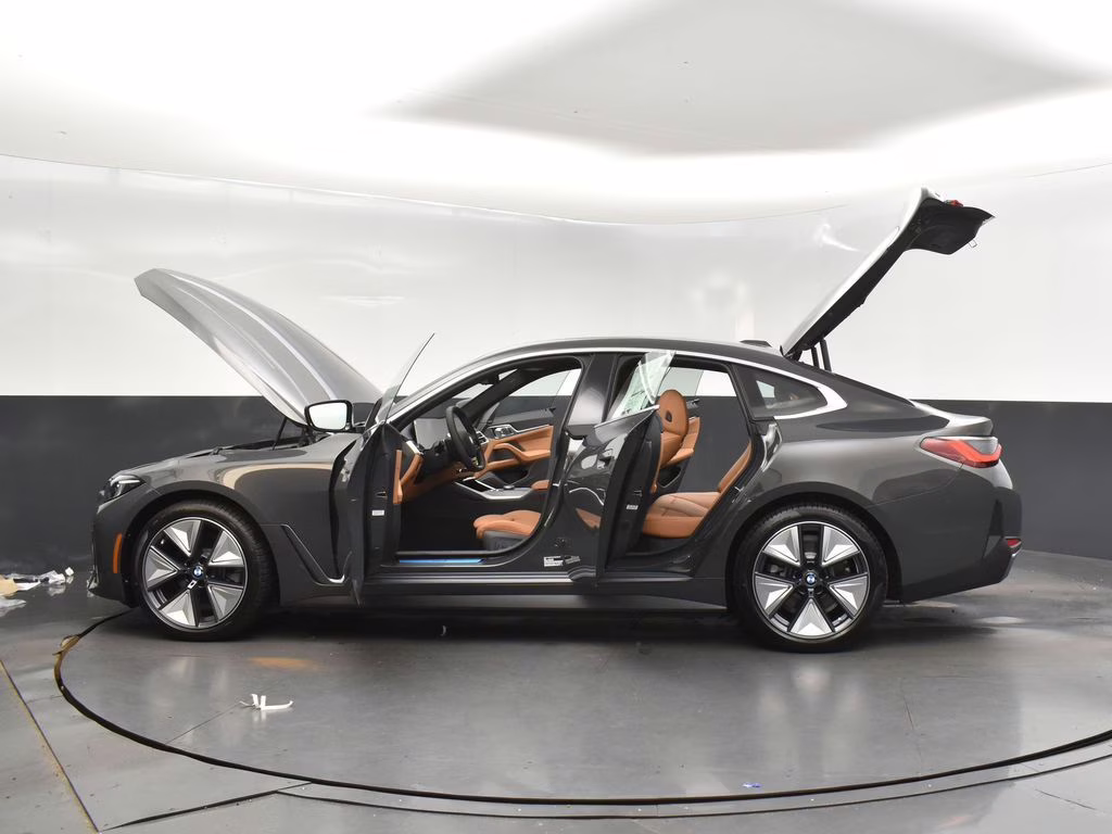 2025 BMW i4 40 - Photo 46