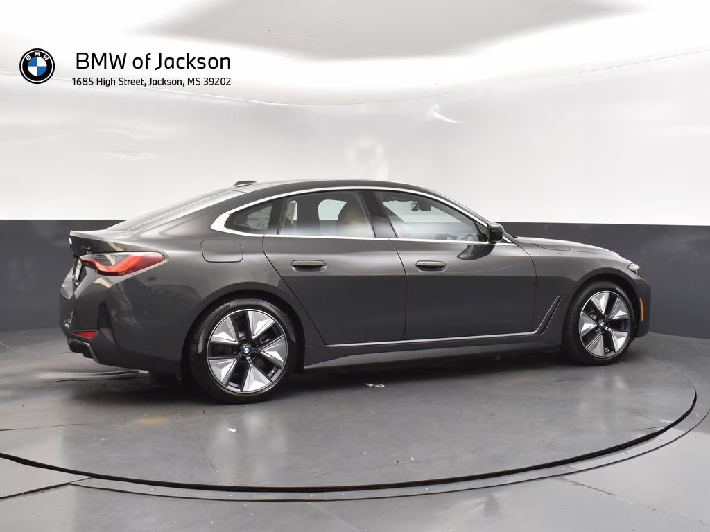 2025 BMW i4 40 - Photo 8