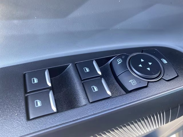 2025 Oxford White Ford Maverick XL AWD Truck