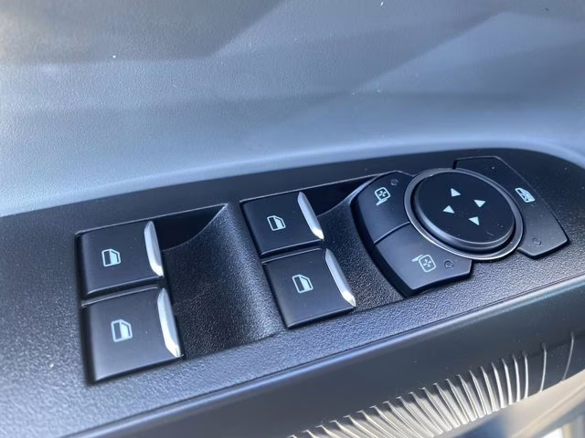 2025 Oxford White Ford Maverick XL AWD Truck