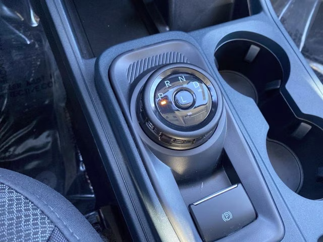 2025 Oxford White Ford Maverick XL AWD Truck