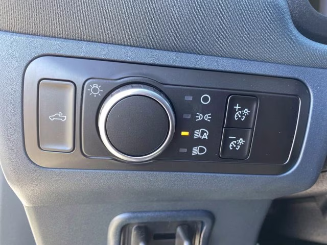 2025 Oxford White Ford Maverick XL AWD Truck