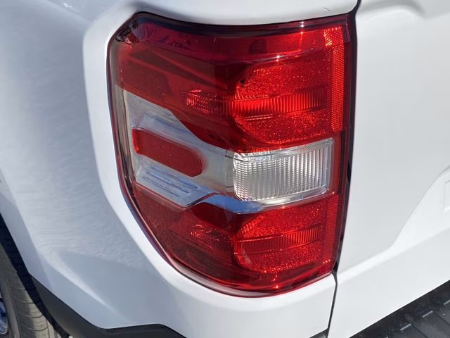 2025 Oxford White Ford Maverick XL AWD Truck