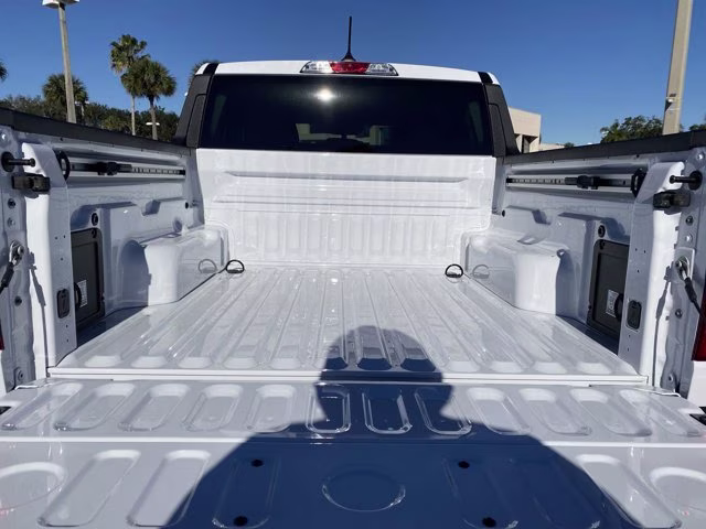 2025 Oxford White Ford Maverick XL AWD Truck