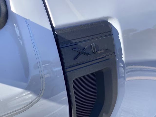 2025 Oxford White Ford Maverick XL AWD Truck