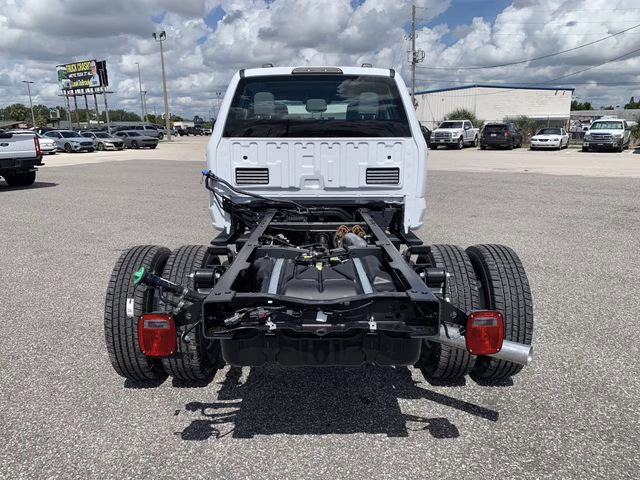 2026 Oxford White Ford Super Duty F-350 DRW XL 4X4 Chassis