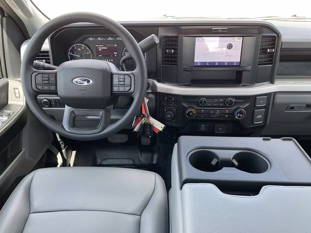 2026 Oxford White Ford Super Duty F-350 DRW XL 4X4 Chassis