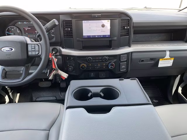 2026 Oxford White Ford Super Duty F-350 DRW XL 4X4 Chassis