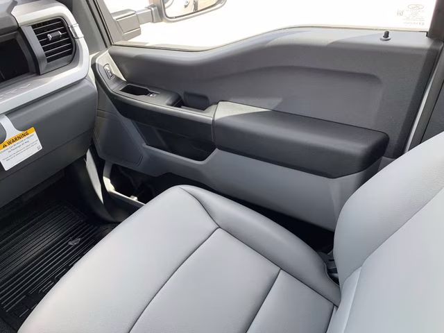 2026 Oxford White Ford Super Duty F-350 DRW XL 4X4 Chassis