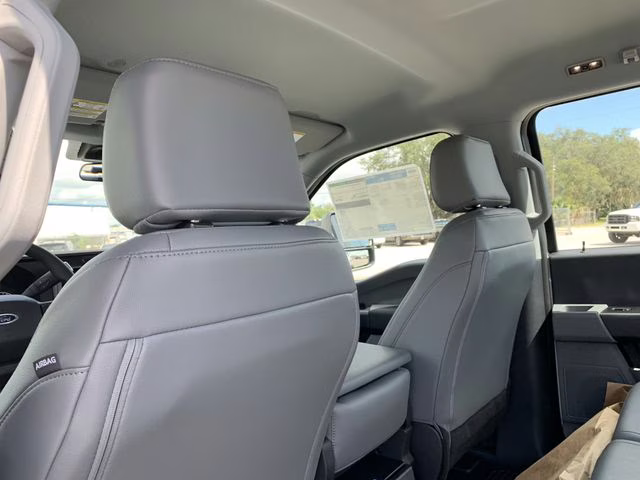 2026 Oxford White Ford Super Duty F-350 DRW XL 4X4 Chassis