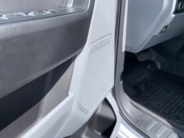 2026 Oxford White Ford Super Duty F-350 DRW XL 4X4 Chassis