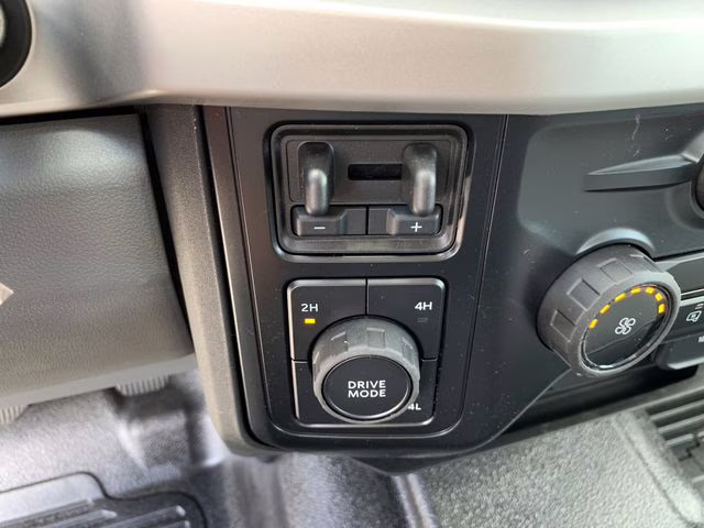 2026 Oxford White Ford Super Duty F-350 DRW XL 4X4 Chassis